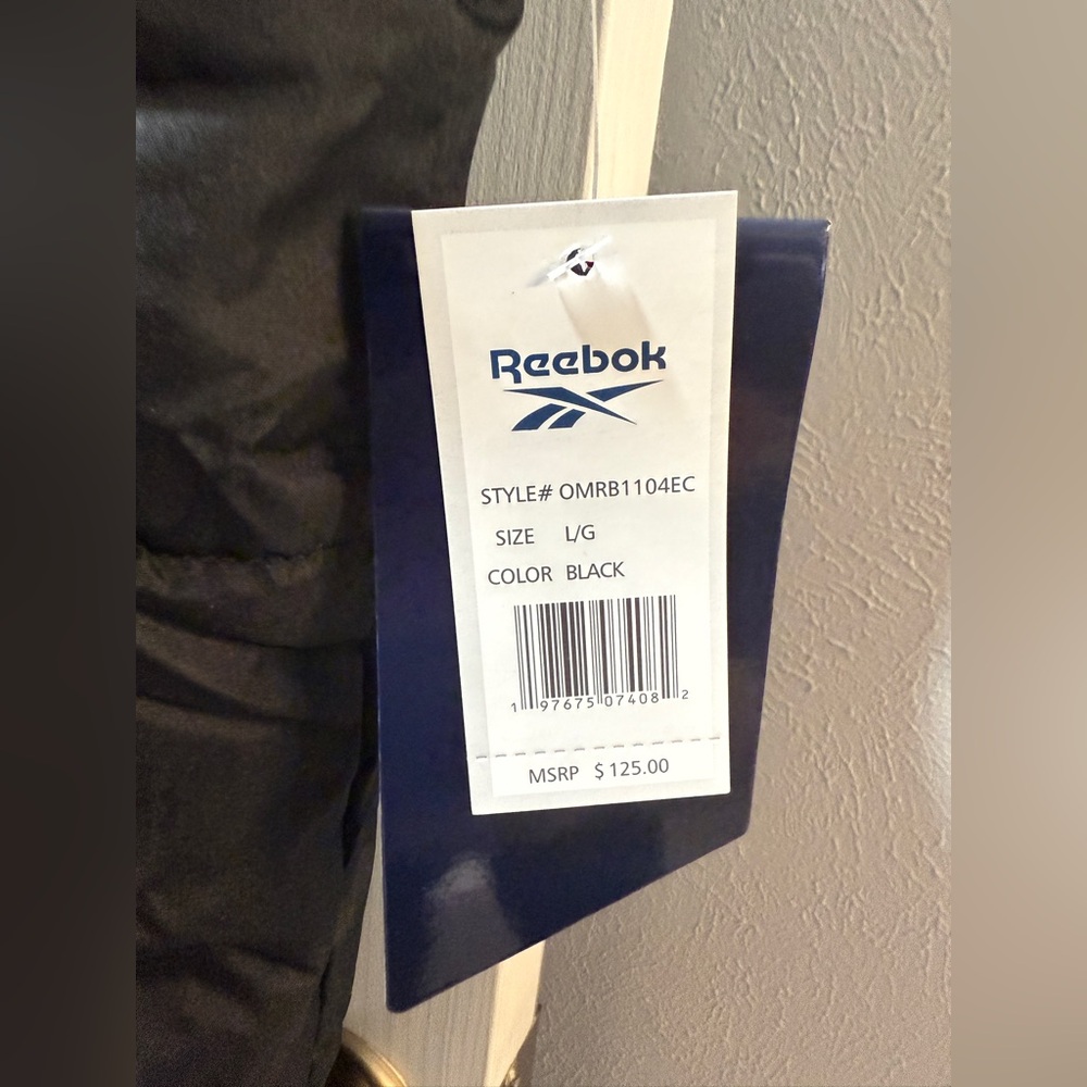 NWT Reebok Men's Classic Puffer Vest - Picture 6 of 9
